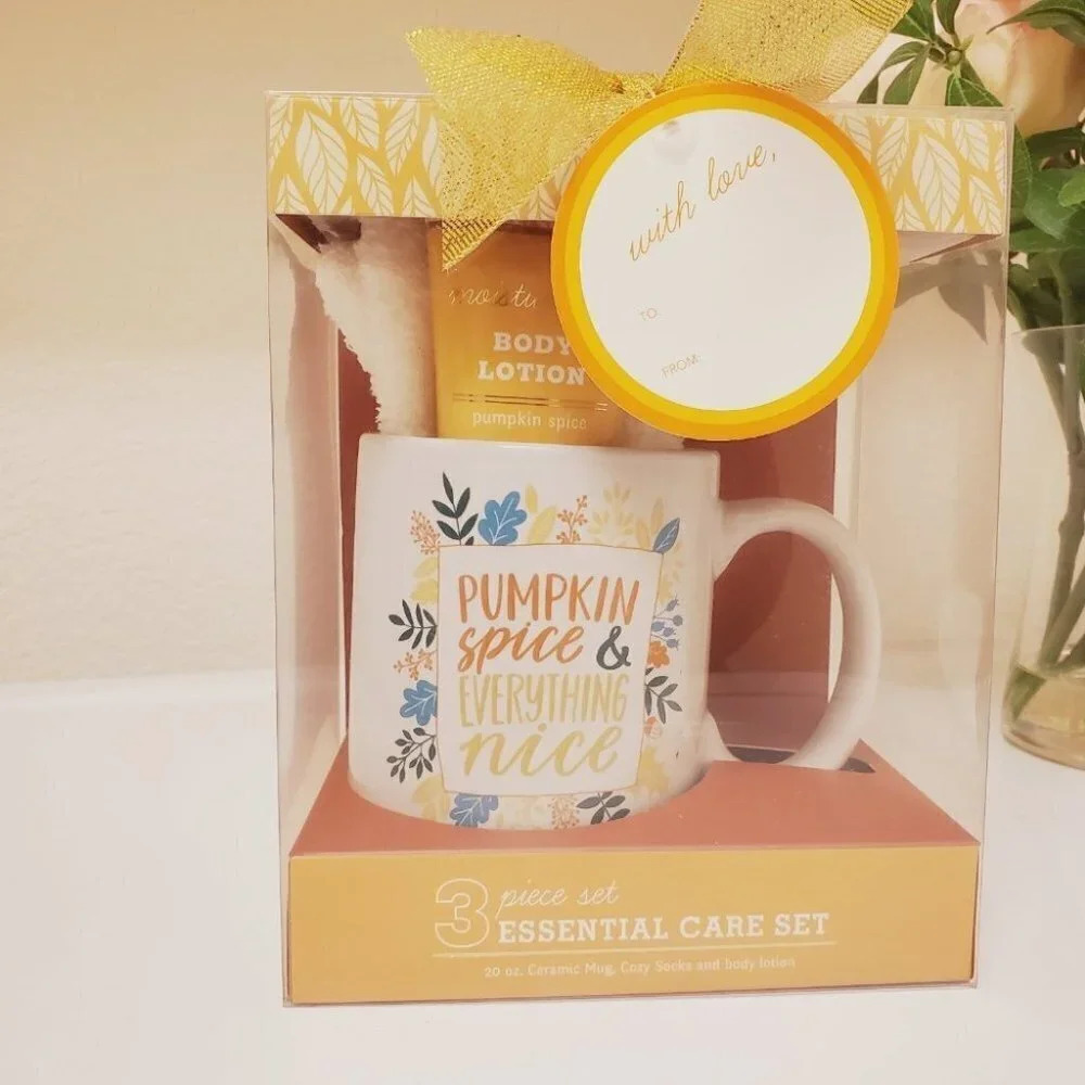Halloween gift mug, lotion and cozy socks set